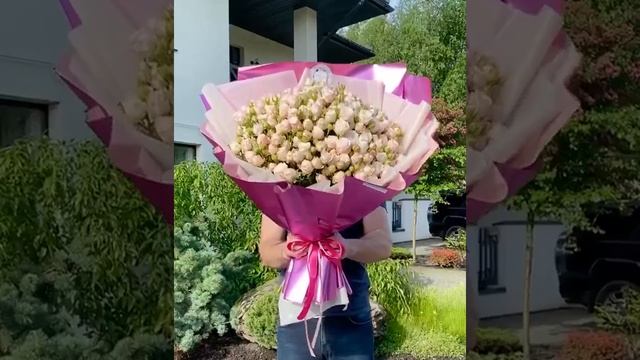 Неймовірний букет-гігант із кущових троянд від rose_buketeria Київ