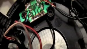 Доламываем регулировку громкости в наушниках