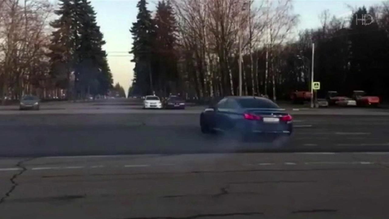В Сеть попало очередное видео беспредела, которое ...представители так называемой "золотой молодежи"