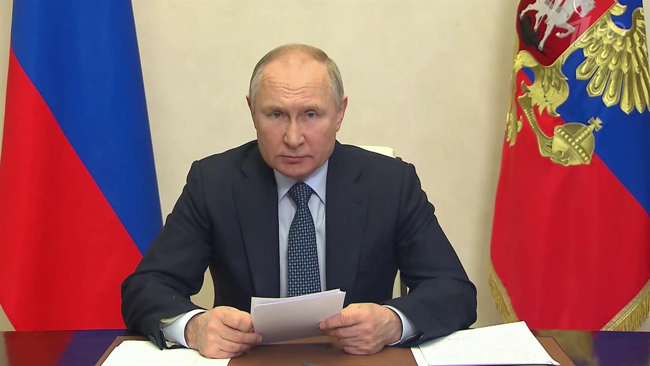 Поддержка людей была в центре внимания Владимира Путина на большом совещании по экономике