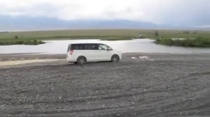 Honda StepWGN RK2  Испытание рыхлым гравием