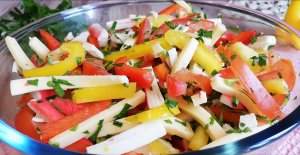 САЛАТ с БОЛГАРСКИМ ПЕРЦЕМ