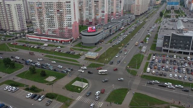 Один из самых больших рекламных экранов в Новокузнецке #LEDdisplay #LEDscreen #lotus смотреть онлайн