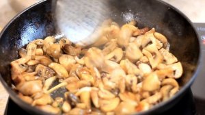 Петух в вине. Как приготовить домашнего петуха. Кокован.