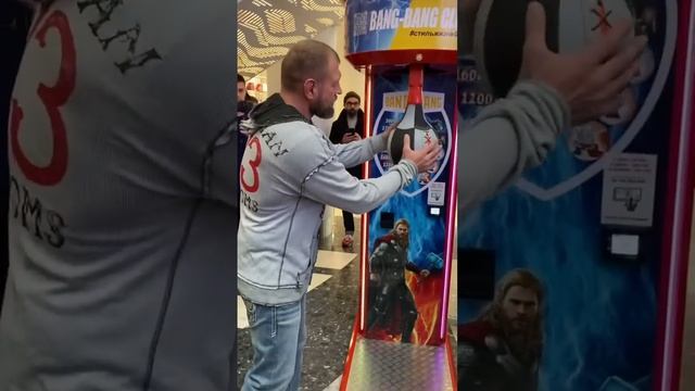 Измерили силу удара Емельяненко vs Еркаев #емельяненко #еркаев #arena #попмма #силаудара