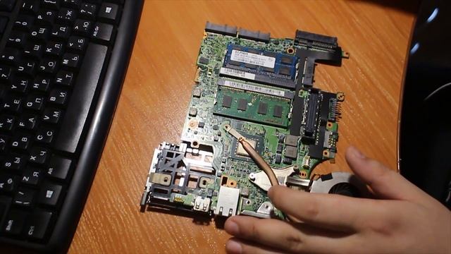 Дикий технарь #4 Стоит ли самому чистить ноут от пыли? смотреть онлайн