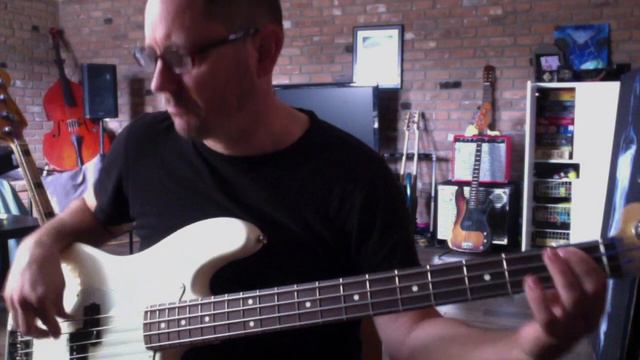 Fender American Professional P Bass w/Flats смотреть онлайн