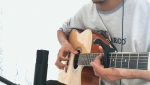 Играл Take Me To Church на гитаре разным ладами