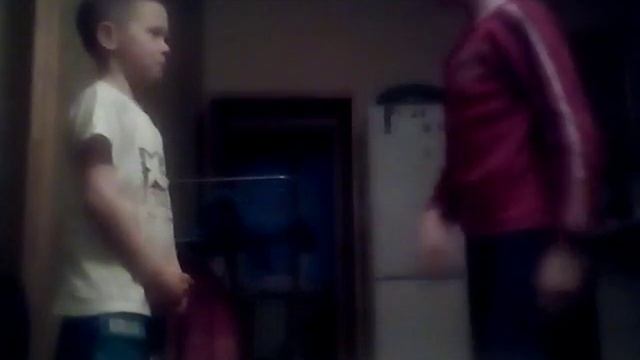 OMG школьники бьют друг друга по лицу -ДАЙ ЛЕЩА!! смотреть онлайн