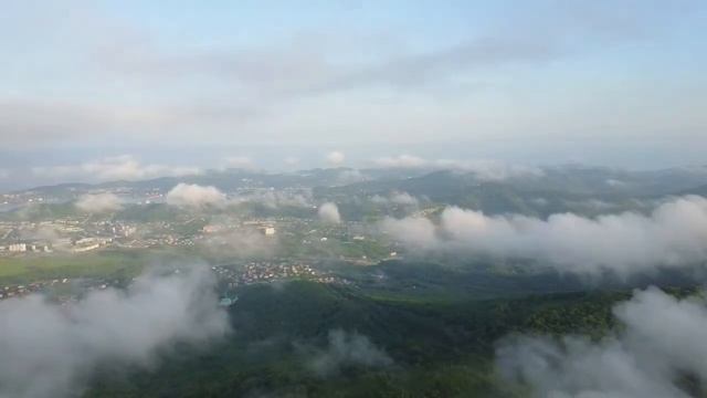 Находка под покровом тумана. Телебашня в Находке (253 метра). смотреть онлайн