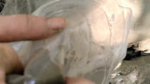 Садовые фигуры/как сделать своими руками декор садовой дорожки из хлама/эффект разлитой краски