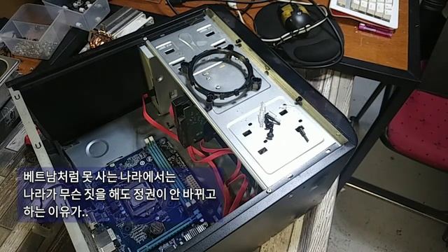 i3 3240 + gtx650로 디아2 돌리다 옵티머스 파워 터져서 직접 i5 3570과 램 사서 가지고 온 분. 롤 돌리면 안 터졌는데 디아2 돌리니 터진 이유. 소서리스 했다 смотреть онлайн
