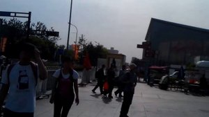 Вход в Олимпийский парк. Сооружения пекинского олимпийского парка. Пекин.