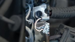 крышка заливной горловины моторного масла сломалась