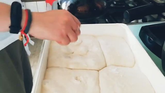 Домашняя пицца в духовке. Простой рецепт неаполитанской пиццы. Pizza neapolitana fatta in casa. смотреть онлайн