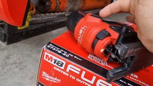 Аккумуляторный лобзик Milwaukee 2737B-20 M18 Fuel