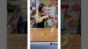 Как сделать самый простой букет невесты из роз ,брунии ,эустомы и зелени