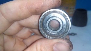 Как смазать закрытый подшипник???