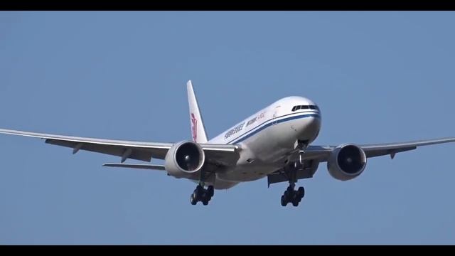 Красивое видео посадка больших пассажирских и грузовых самолетов на взлетно-посадочную полосу