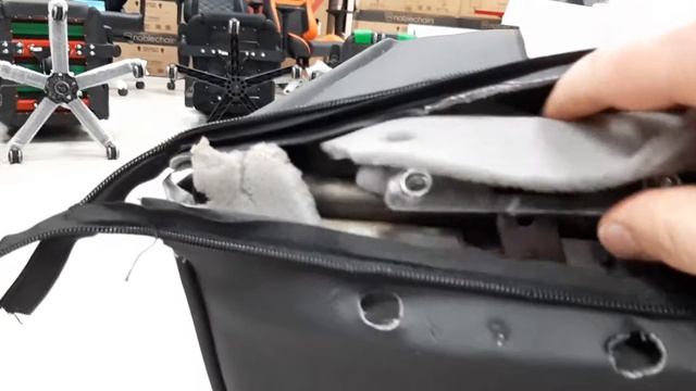 Честный обзор. Перевернули и смотрим низ  игровых кресел в магазине RETNE.RU