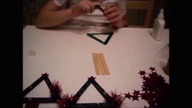 Вероника Манзюк Ёлочка из трех палочек от мороженого Мастер класс смотреть онлайн