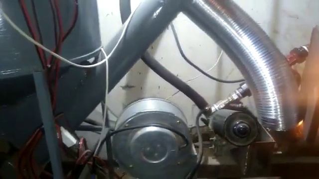 Водяной котел с ретортной горелкой на пеллетах смотреть онлайн