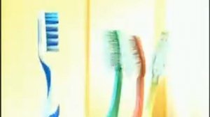 Зубная щетка Colgate® Отбеливающая