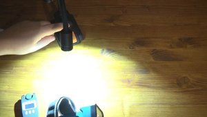 Автономный настольный фонарь WORX WX028.9 Удобное решение. Сравнение с Makita DML186