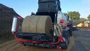 Кукурудзяний силос в рулонах