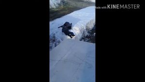Пацан застрял в снегу