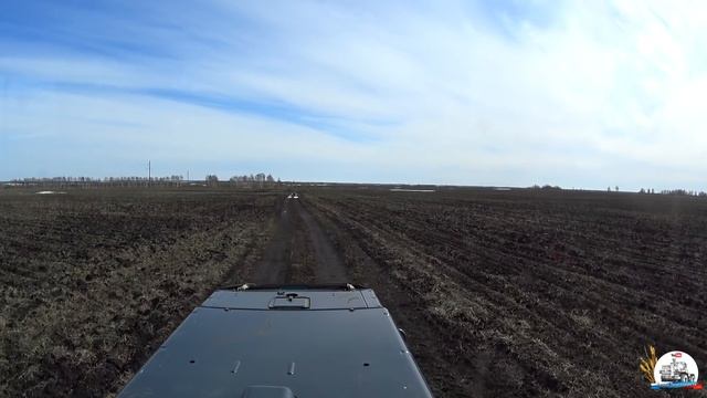 Начинаем закрытие влаги в 5 тракторов. Сложный переезд до поля на МТЗ и ХТЗ.