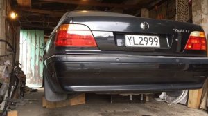 BMW e38 740i V8 4.4L no muffler exhaust sound test