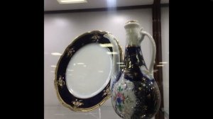 Музей дулёвского фарфора. Штофы, кувшины, вазы