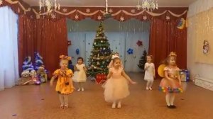 "Танец конфеток" средняя группа на новогоднем утреннике 2021