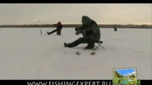 Рыбалка по последнему льду на  озере Смолино