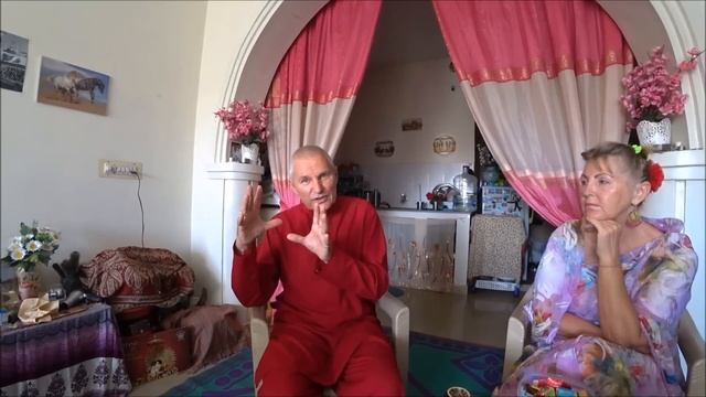 12. О кумбхамелле. Такое случается раз в 12 лет. Александр и Наджеда Симаньковы.