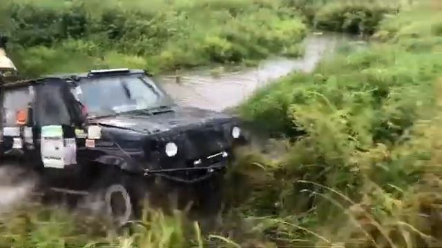 РУБИЛОВО НА БОЛОТЕ! УАЗЫ НИВА И ТОЕТА смотреть онлайн