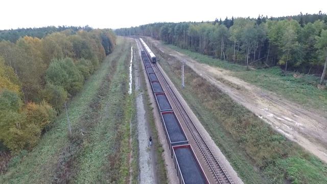 "Полосатый рейс" проехал мимо обелиска "Европа-Азия" под Екатеринбургом смотреть онлайн