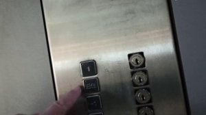 Подземная парковка в торговом центре, Швейцария.