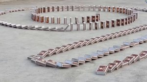 цепная реакция  эффект домино  как сделать инсталляцию из спичечных коробков
