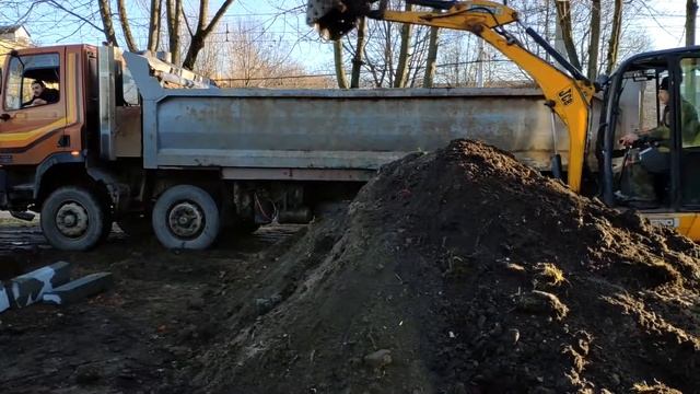 Ремонт парковки на ул. Горького, 69 в Калининграде смотреть онлайн