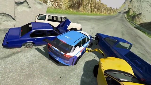 Машины без тормозов сносят всё на своём пути. Крушение машин. Гоша и Чич. смотреть онлайн