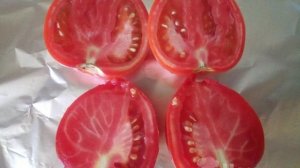 Соус из печеных помидоров и зелени