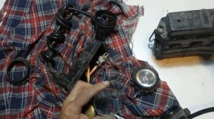 две нити накала лампочки шахтерского фонаря