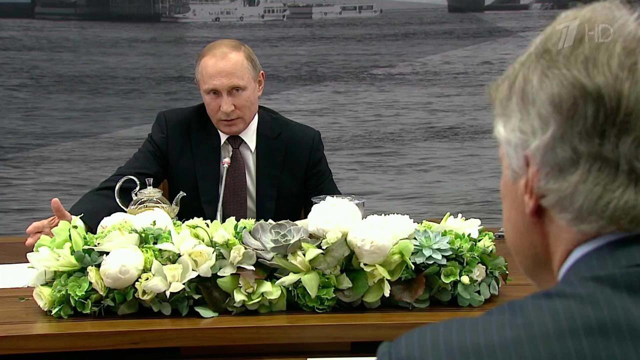На форуме в Петербурге главы крупнейших мировых информагентств задали вопросы российскому президенту