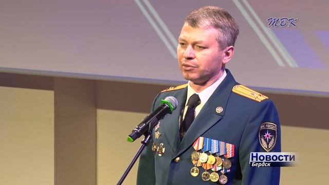 Бердские огнеборцы отметили профессиональный праздник смотреть онлайн