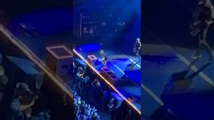 Guns N Roses - Slash ripping solo and then Axl Rose, Sweet Child o' Mine. Denver CO 10/27/23