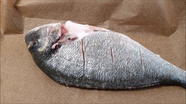 Дорада в духовке с лимоном и помидорами смотреть онлайн