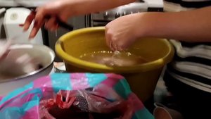 как почистить рыбу чтобы не летела чешуя