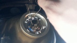 How to change the headlight bulb in your VW Transporter T4